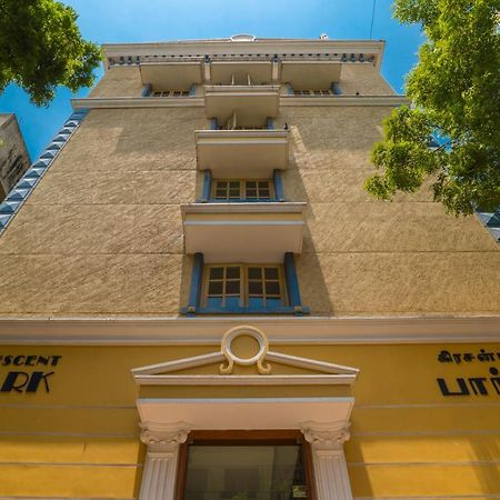 Crescent Park Hotell Chennai Exteriör bild