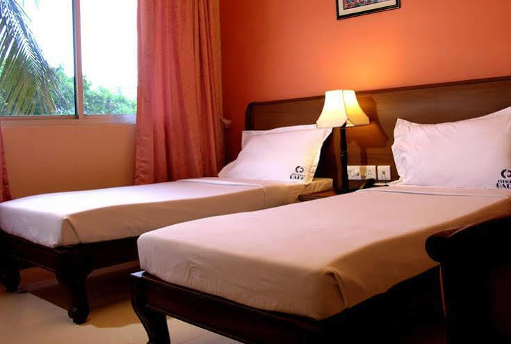 Crescent Park Hotell Chennai Exteriör bild